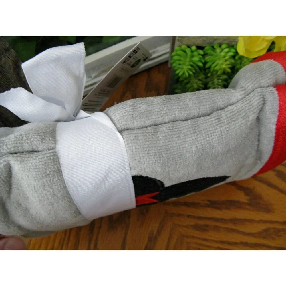 New Disney Minnie Mouse Red, Gray, Black Plush Bathroom Hand Towels Set of 2